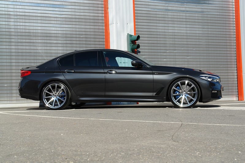 dAHler Complete Wheel and Tire Set for THE 5 – BMW 5 series Sedan G30