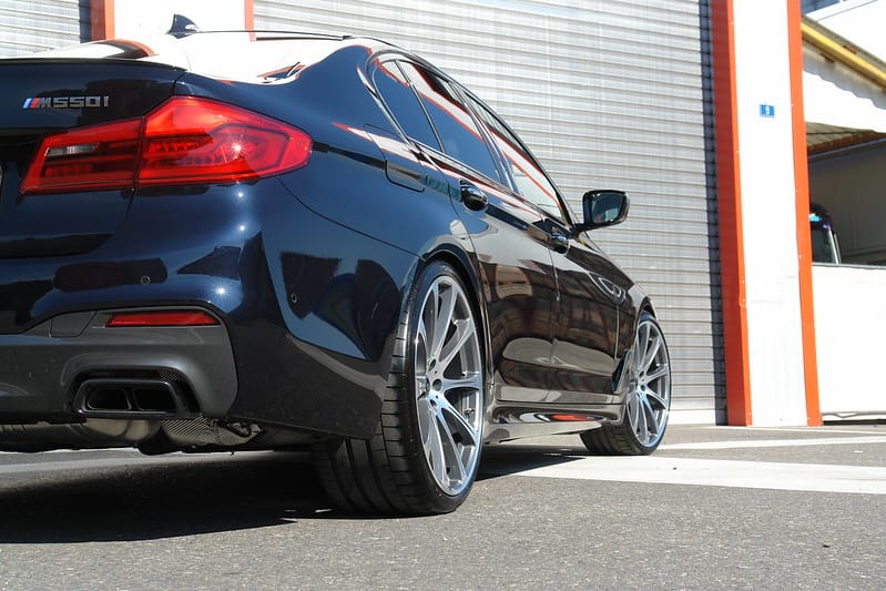 dAHler Complete Wheel and Tire Set for THE 5 – BMW 5 series Sedan G30
