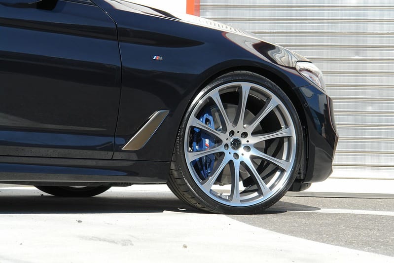 dAHler Complete Wheel and Tire Set for THE 5 – BMW 5 series Sedan G30